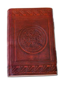 Lederbuch mit mittelalterlichem Motiv, ca. 21 x 14 cm